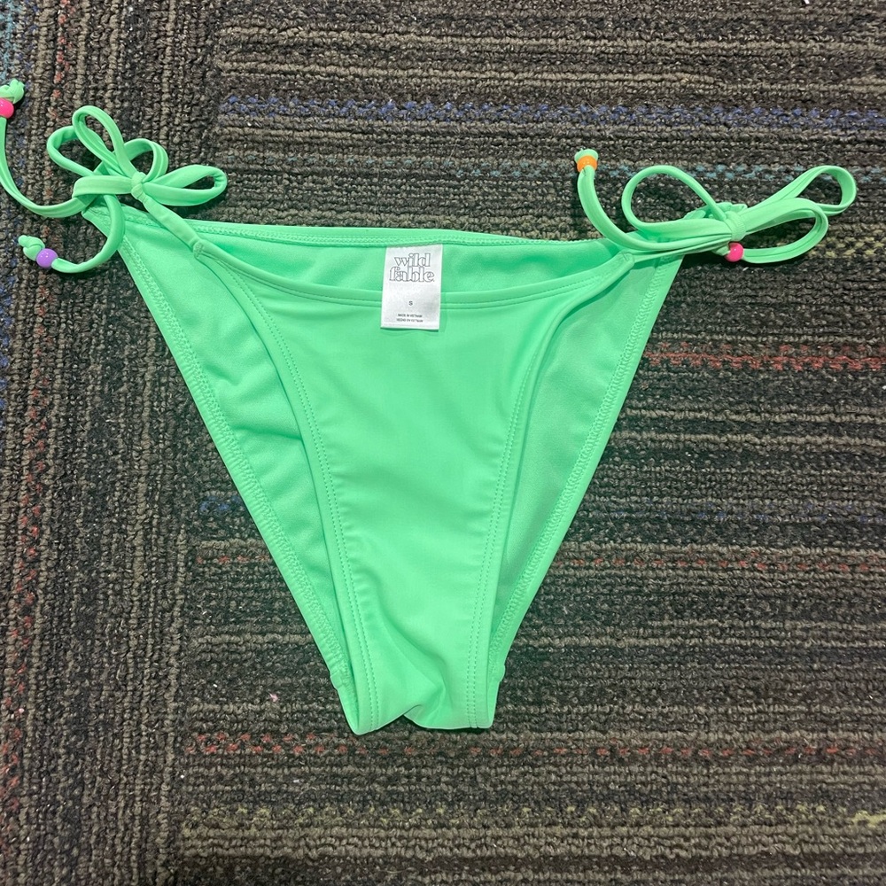 Small Wild Fable women’s bikini bottoms Neon Green with beads